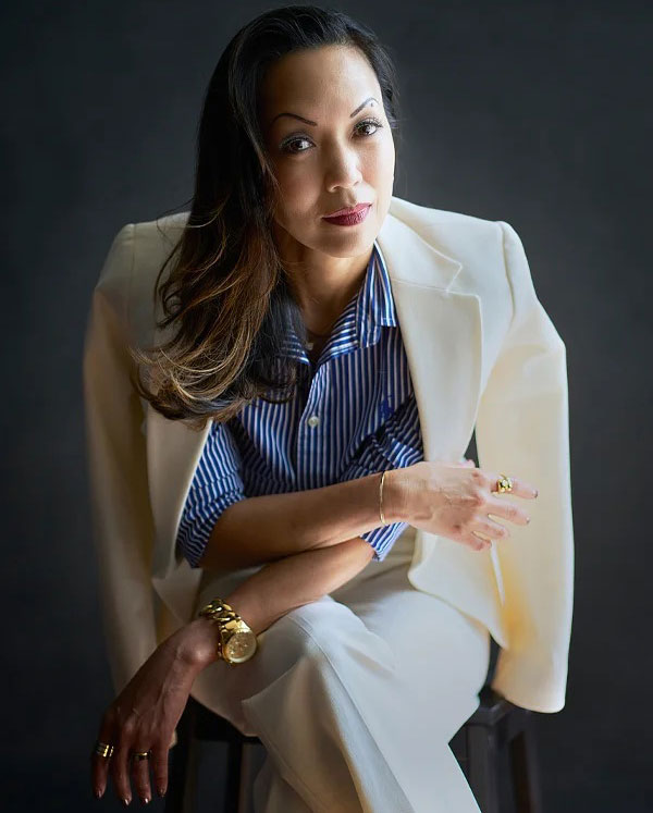 Home 54 Professional Women’s Headshots